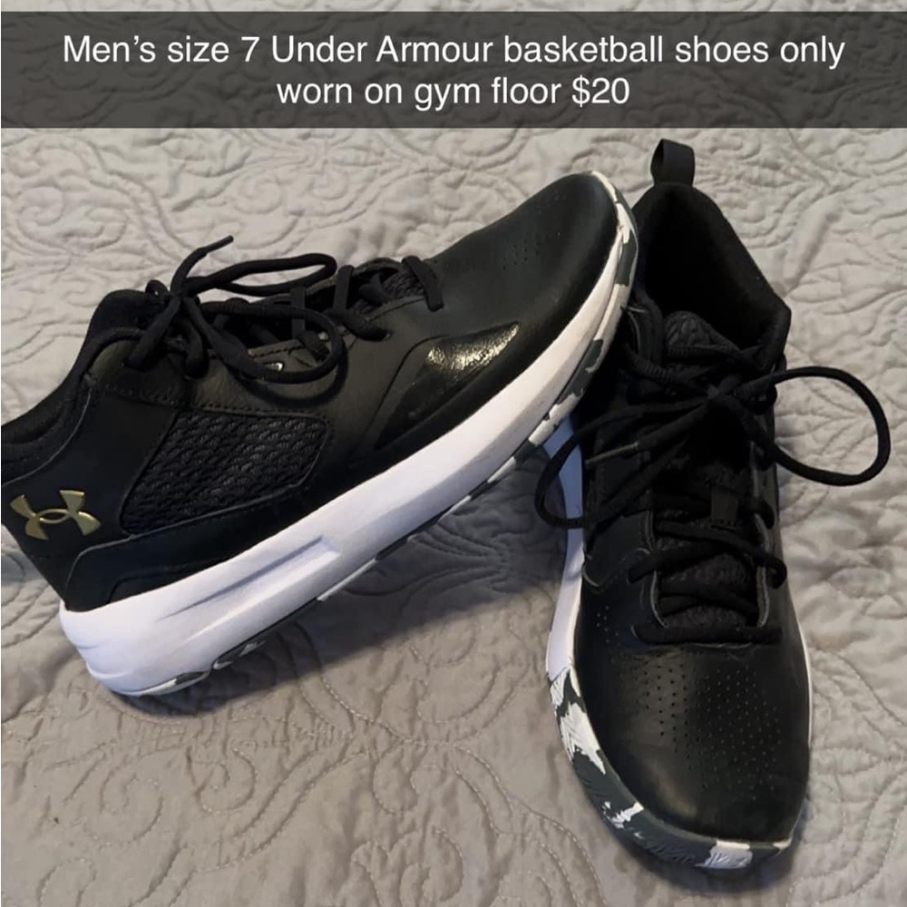 Nike tennis shoes